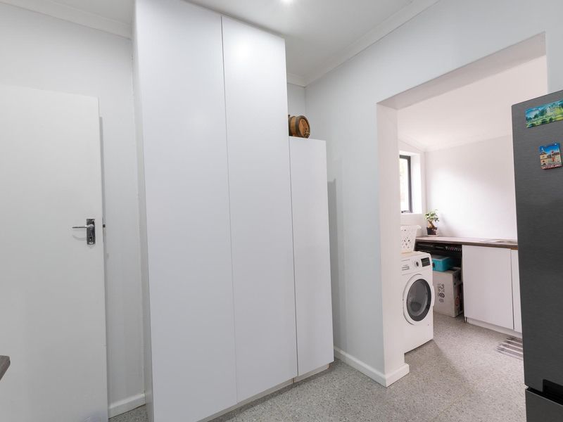 Neatly renovated lock up and go Town House Riversdale - Photo 8