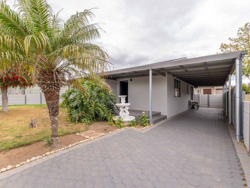 Neatly renovated lock up and go Town House Riversdale - Photo 3