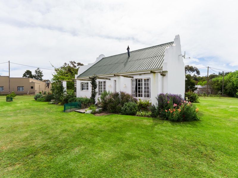 Cape Country Cottages for Sale in Central Napier - R3,3m - Photo 2