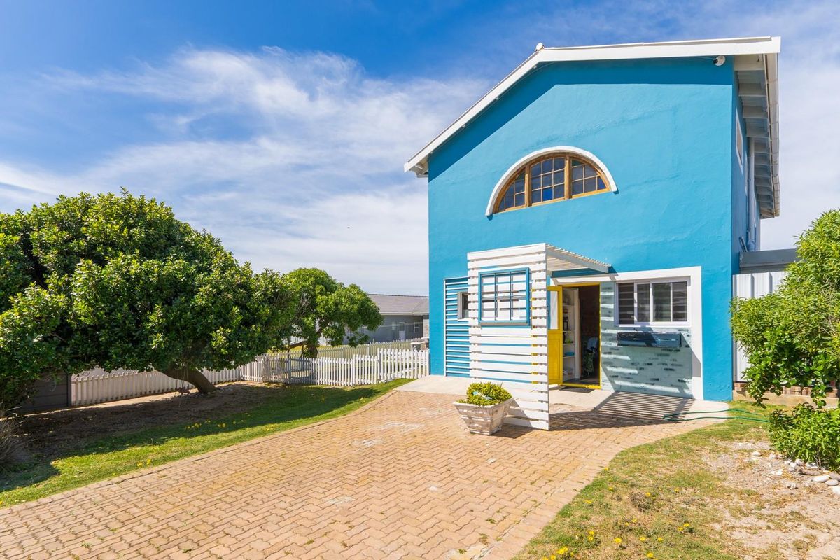 Oceanview holiday home with separate flatlet in Agulhas - Photo 2