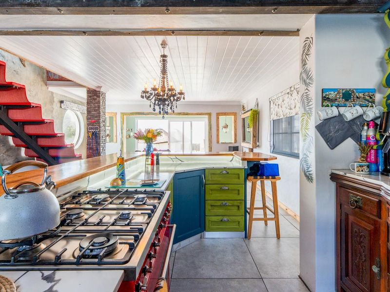 Oceanview holiday home with separate flatlet in Agulhas - Photo 5