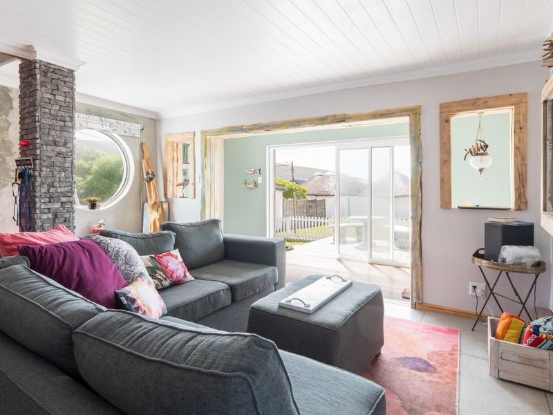 Oceanview holiday home with separate flatlet in Agulhas - Photo 4