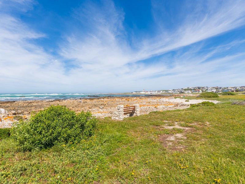 Oceanview holiday home with separate flatlet in Agulhas - Photo 7