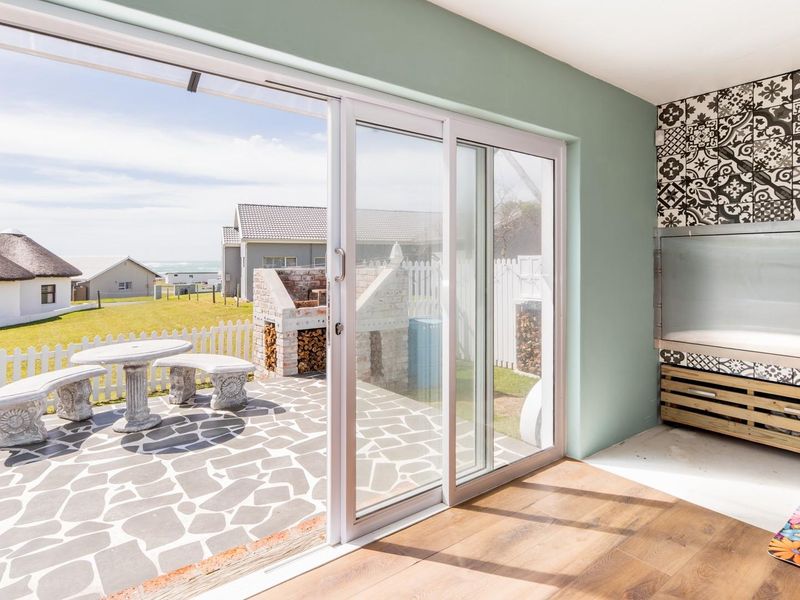 Oceanview holiday home with separate flatlet in Agulhas - Photo 6