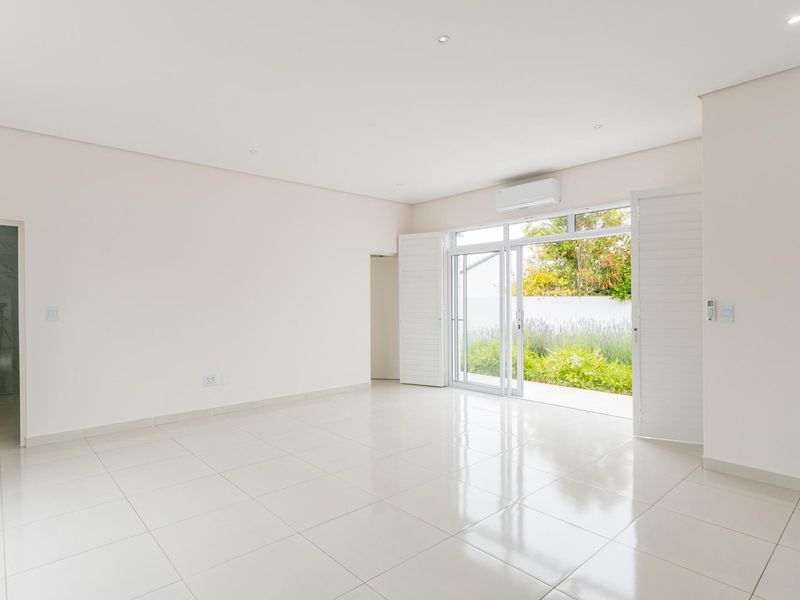 Versatile 6-Bedroom Property with 3 Separate Dwellings - Photo 10