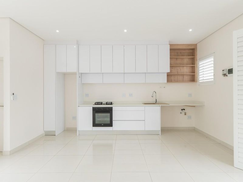 Versatile 6-Bedroom Property with 3 Separate Dwellings - Photo 8