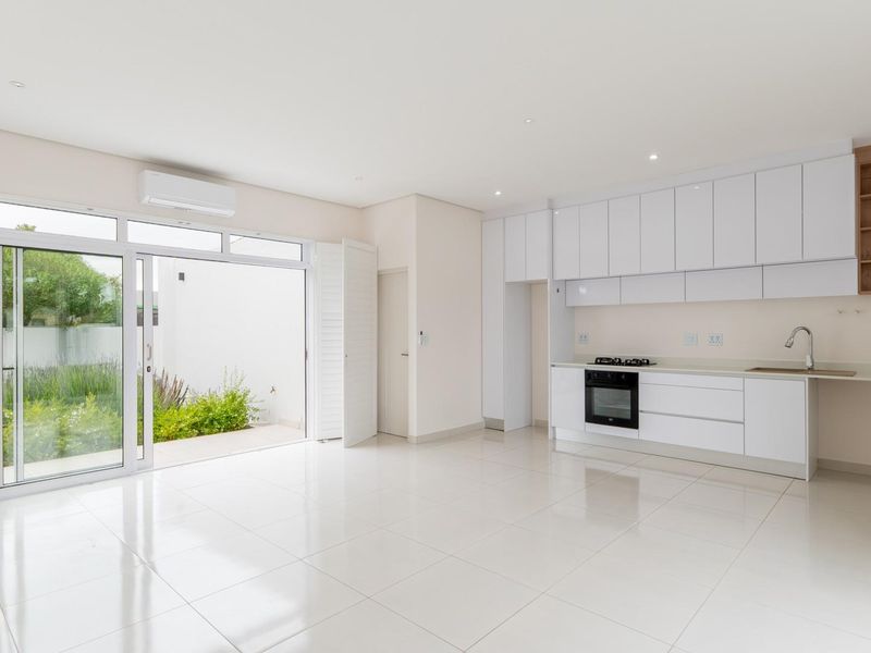 Versatile 6-Bedroom Property with 3 Separate Dwellings - Photo 6