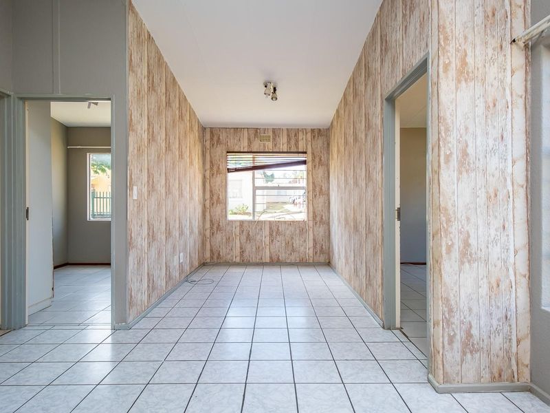 Charming Ground Floor Apartment - Secure and Convenient Living - Photo 6