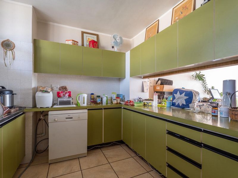 3 Bedroom Airbnb friendly Apartment in Strand - Photo 3