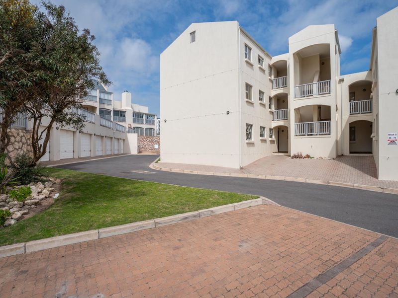 Spectacular FULLY FURNISHED, GROUND FLOOR 2-bedroom apartment in the ever-popular Sunset Heights - Photo 7