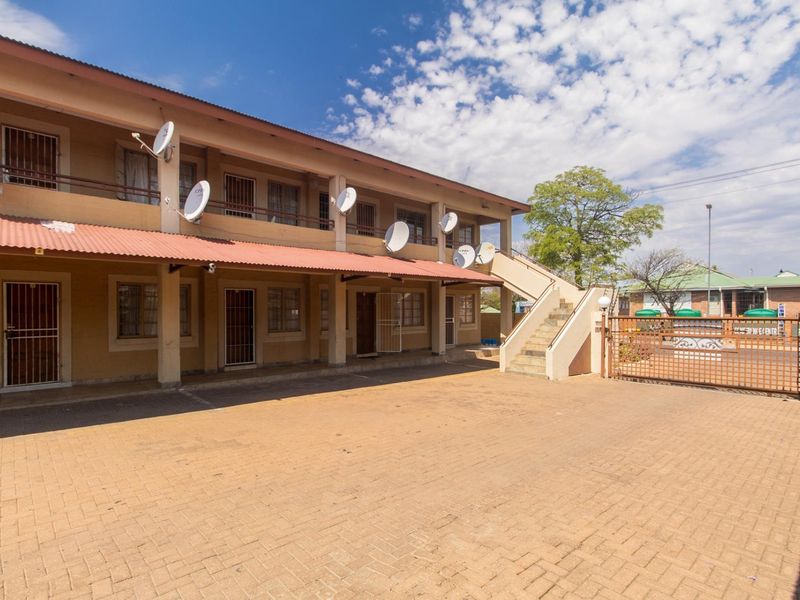 Cosy Apartment Selling for the RIGHT Price! - Photo 9