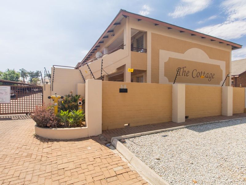 Cosy Apartment Selling for the RIGHT Price! - Photo 5