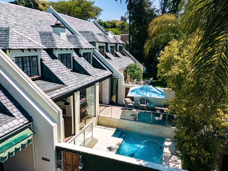 Luxurious 3-Bedroom Duplex with Pool and Flatlet in Secure Complex - Photo 3