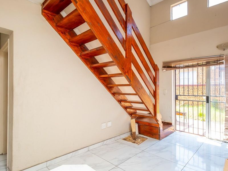 Your Dream Starts Here: Secure, Pet-Friendly Townhouse at Honey Close - Photo 7