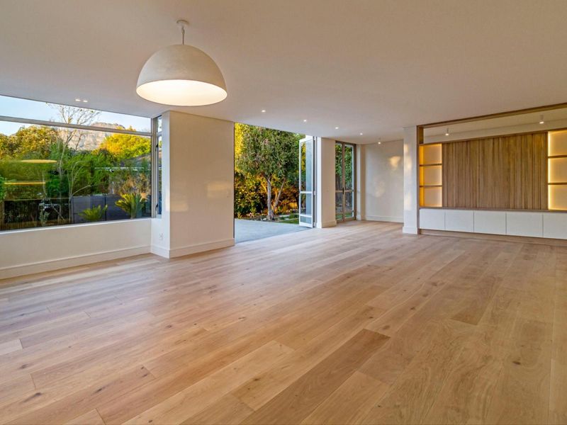 Architectural Masterpiece in Rozendal, Stellenbosch - Photo 5