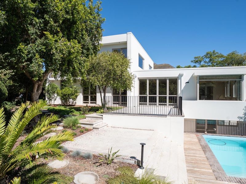 Architectural Masterpiece in Rozendal, Stellenbosch - Photo 1