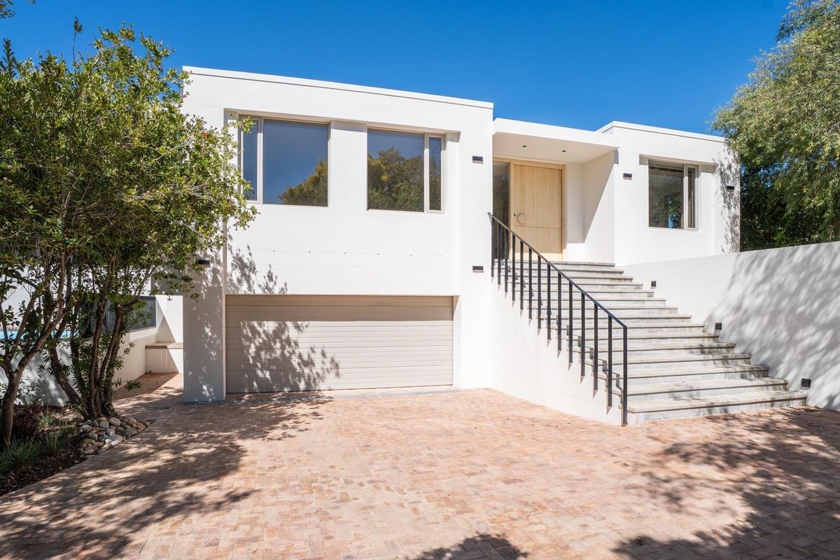Architectural Masterpiece in Rozendal, Stellenbosch - Photo 4