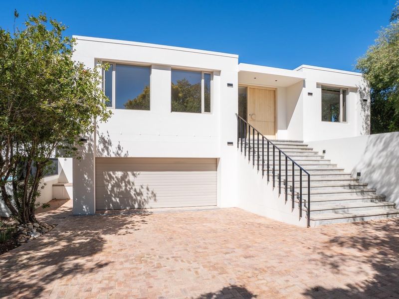 Architectural Masterpiece in Rozendal, Stellenbosch - Photo 4