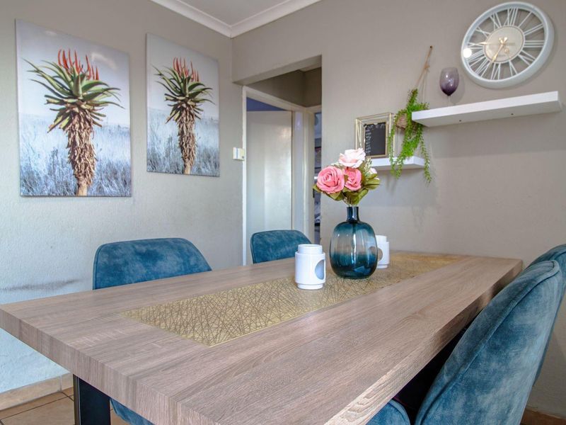 Charm meets Comfort in this Delightful House - Photo 2