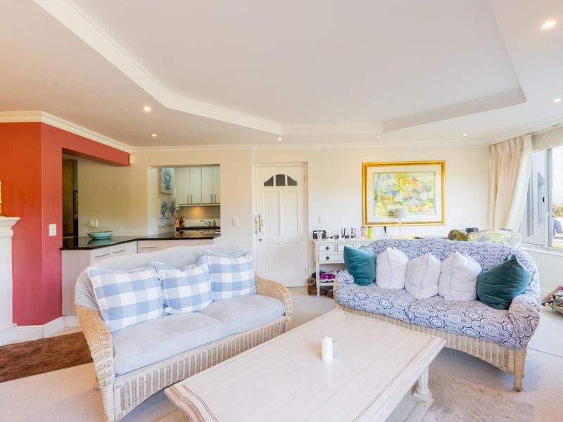 Prime Location Apartment - Steps away from the Keurbooms Lagoon - Photo 4