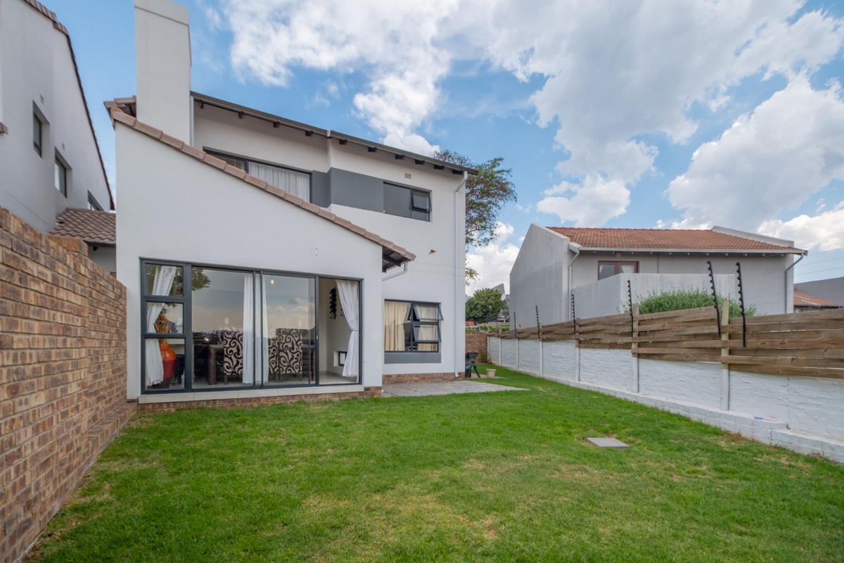 Charming & Spacious 4-Bedroom Home in Bellcanto Complex, Northriding - Photo 3