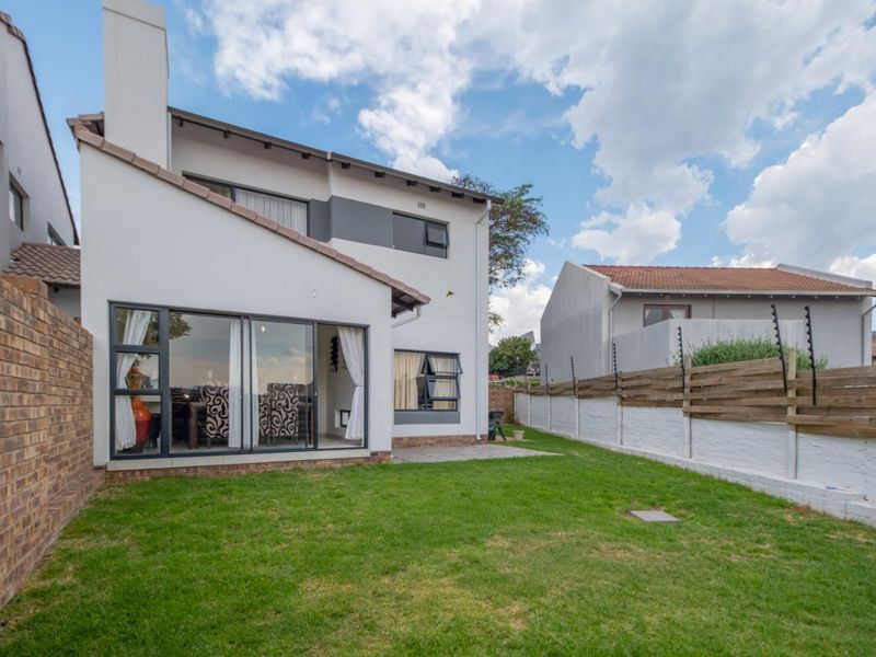 Charming & Spacious 4-Bedroom Home in Bellcanto Complex, Northriding - Photo 3