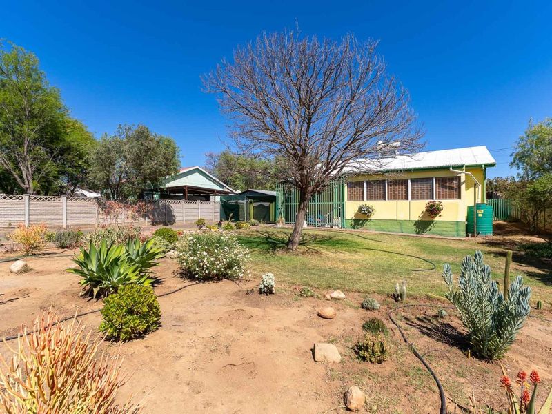 Welcoming Family and First time home owners House - Photo 4