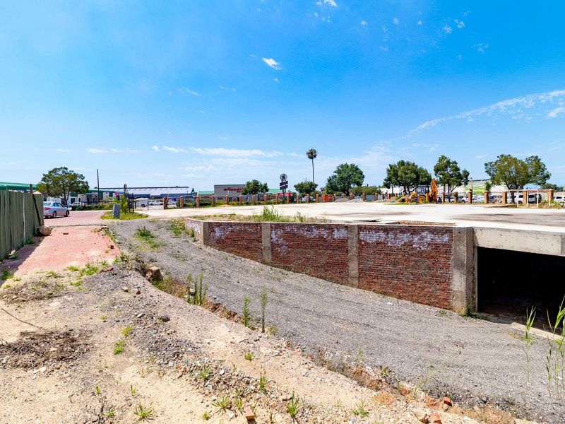 Commercial Property For Sale in George East, George, Western Cape - Photo 1