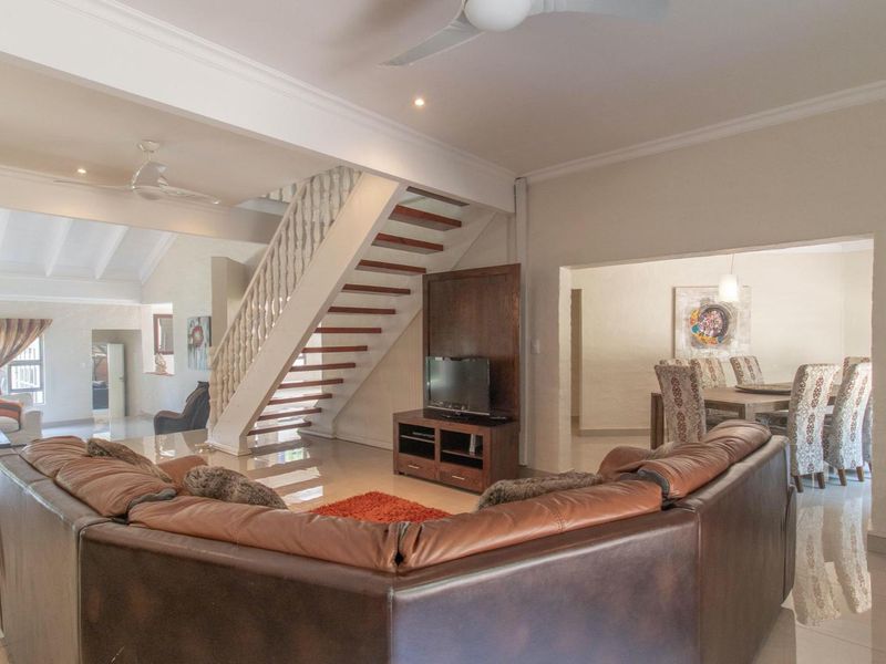 House For Sale in Bryanston, Sandton, Gauteng - Photo 10