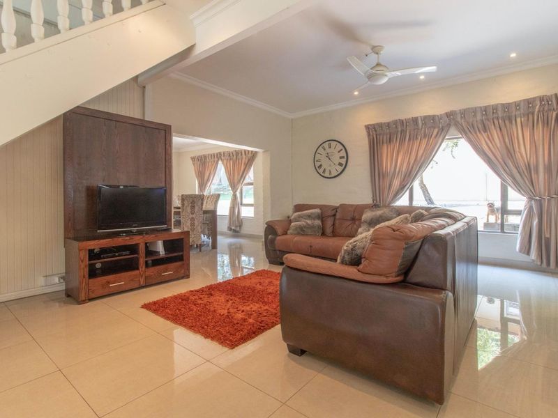 House For Sale in Bryanston, Sandton, Gauteng - Photo 9