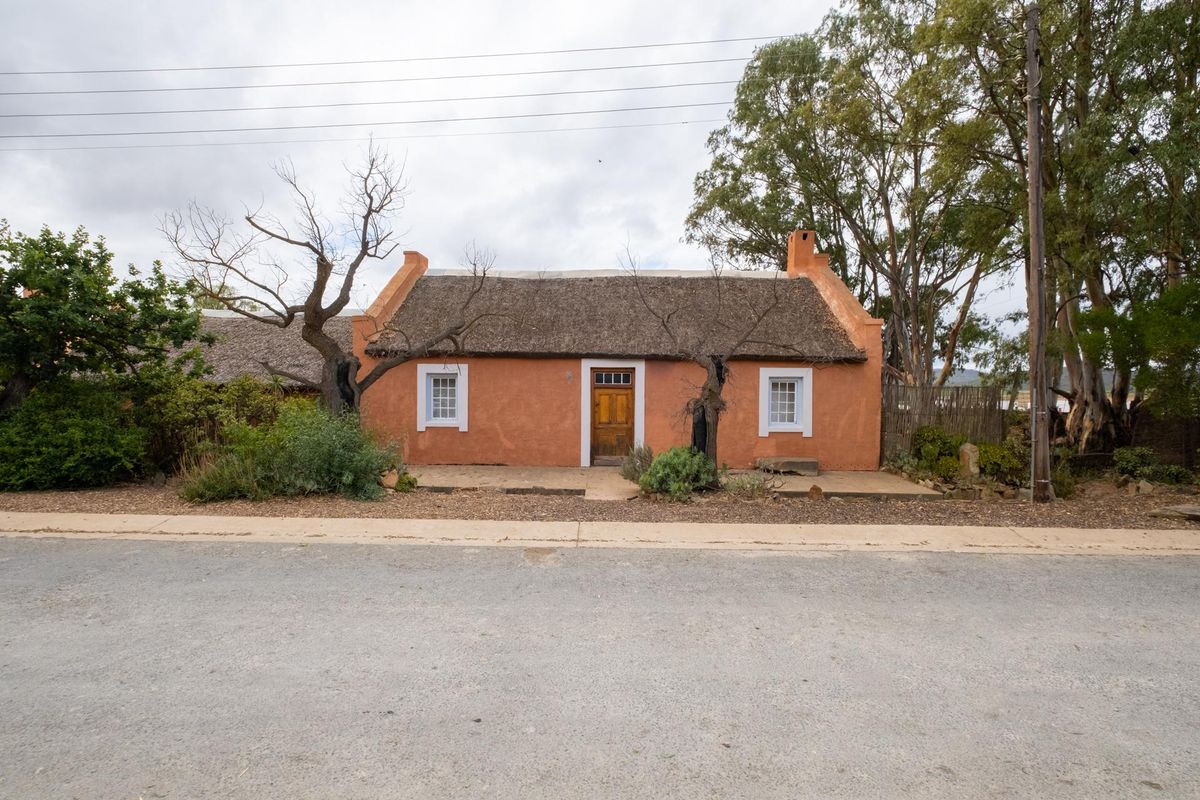 House For Sale in McGregor, Western Cape - Photo 2