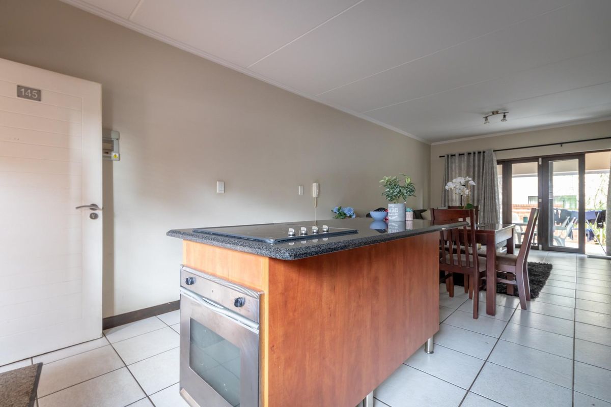 Apartment For Sale in Sunninghill, Sandton, Gauteng - Photo 4
