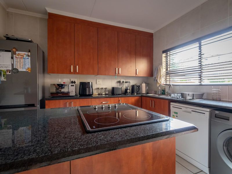 Apartment For Sale in Sunninghill, Sandton, Gauteng - Photo 5