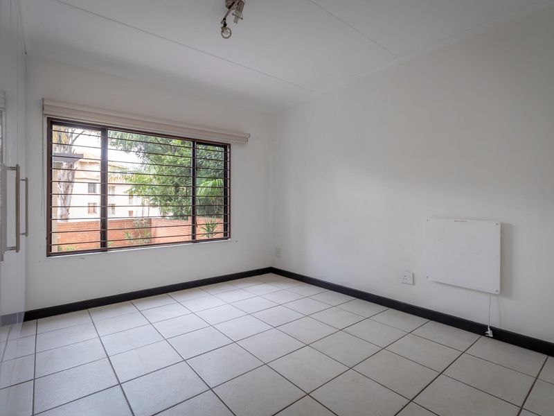 Apartment For Sale in Sunninghill, Sandton, Gauteng - Photo 10
