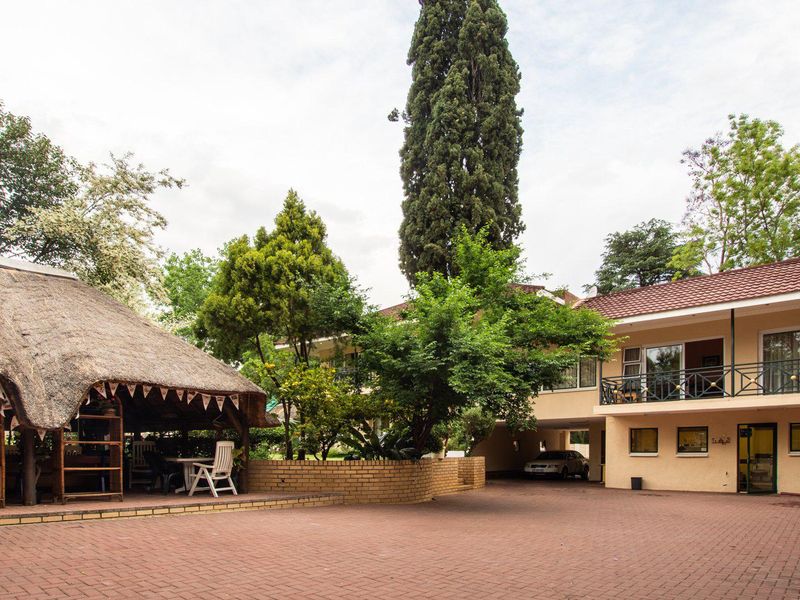 House For Sale in Parktown North, Johannesburg, Gauteng - Photo 6
