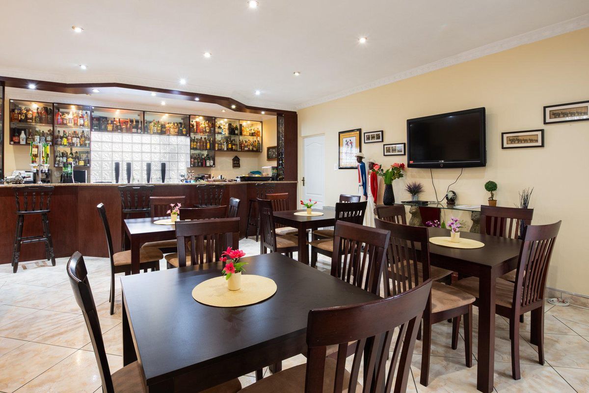 House For Sale in Parktown North, Johannesburg, Gauteng - Photo 3