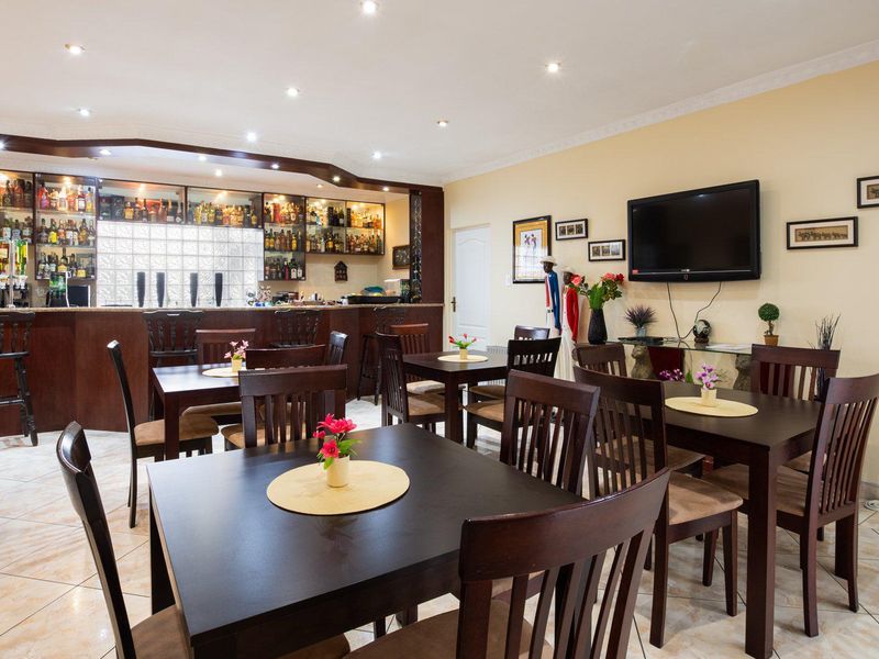 House For Sale in Parktown North, Johannesburg, Gauteng - Photo 3