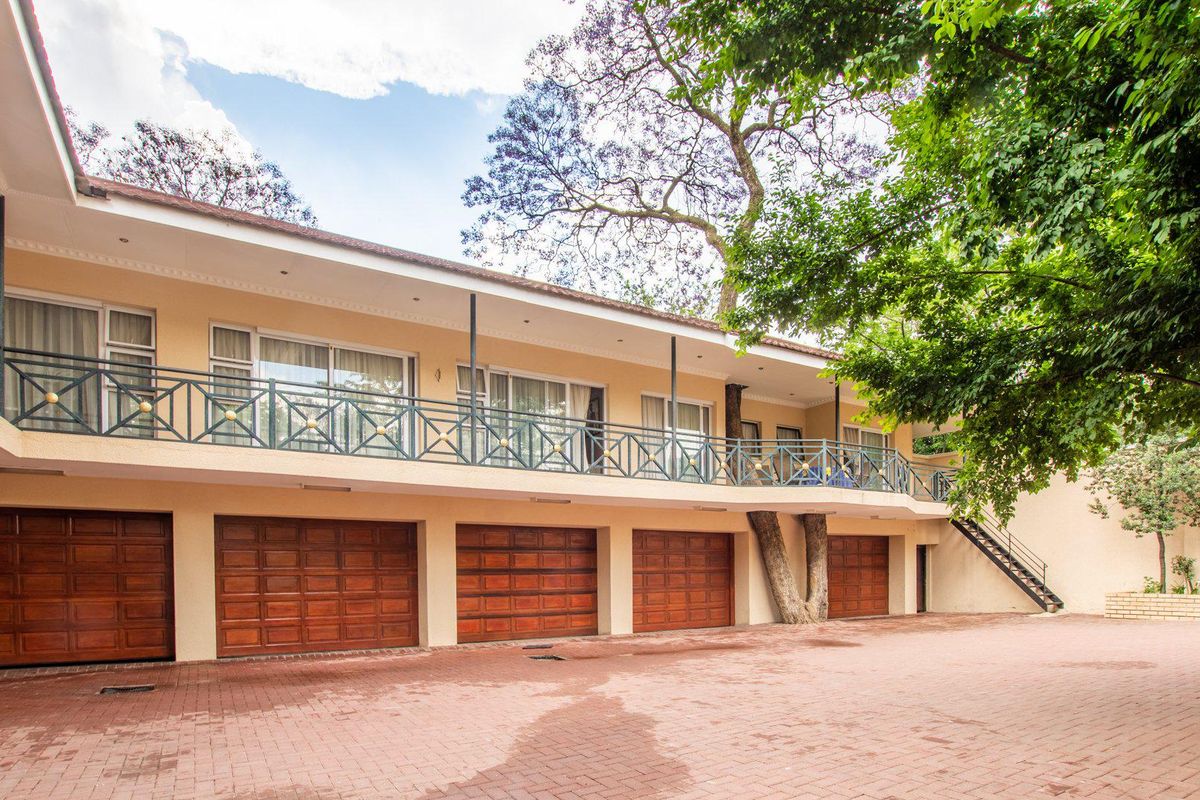 House For Sale in Parktown North, Johannesburg, Gauteng - Photo 2