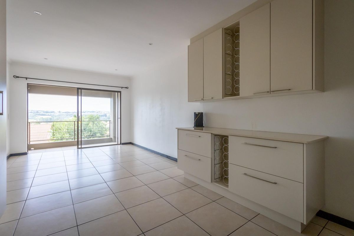 Apartment For Sale in Barbeque Downs, Midrand, Gauteng - Photo 5