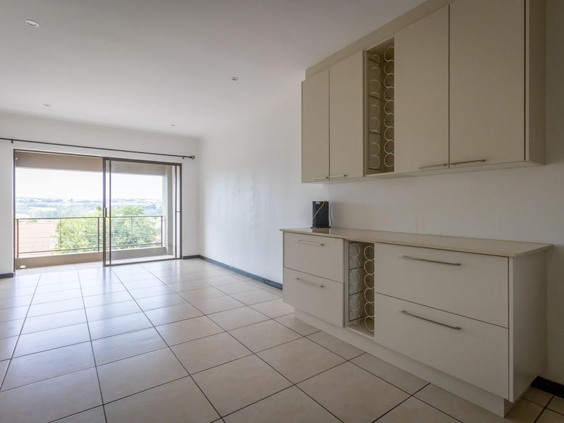 Apartment For Sale in Barbeque Downs, Midrand, Gauteng - Photo 5