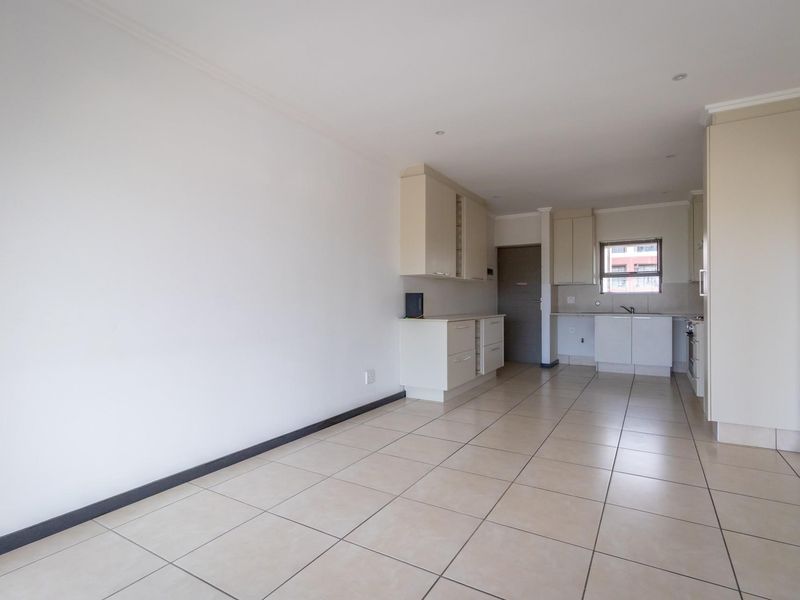 Apartment For Sale in Barbeque Downs, Midrand, Gauteng - Photo 8