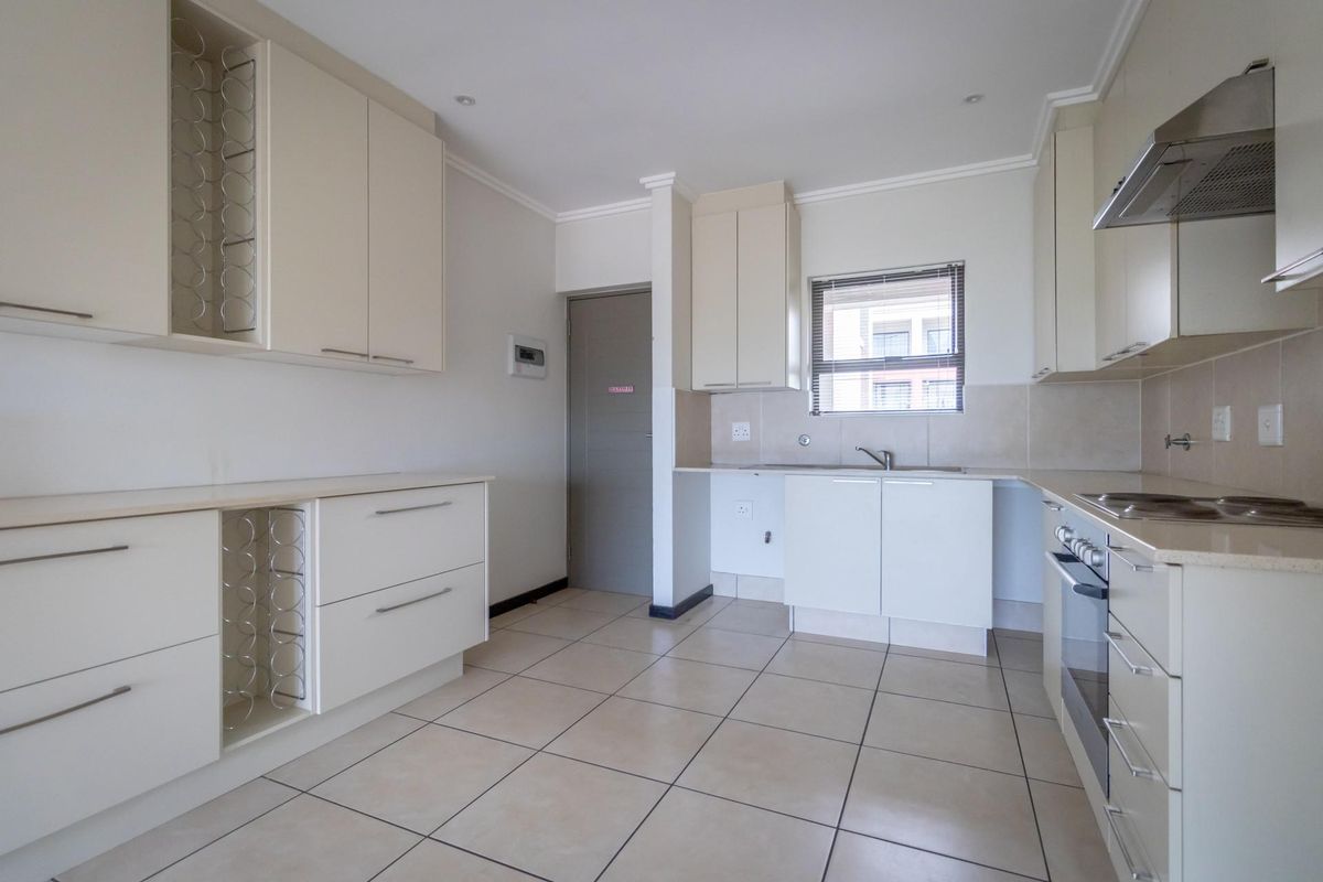 Apartment For Sale in Barbeque Downs, Midrand, Gauteng - Photo 3