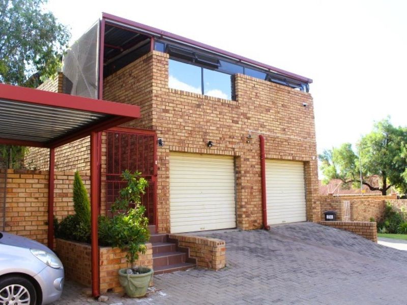 COMFORTABLE 3 BEDROOM APARTMENT IN THE REEDS. - Photo 5