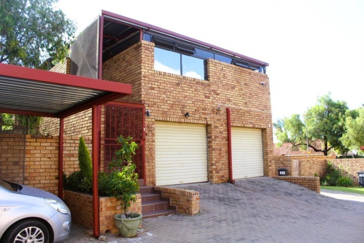 COMFORTABLE 3 BEDROOM APARTMENT IN THE REEDS. - Photo 5