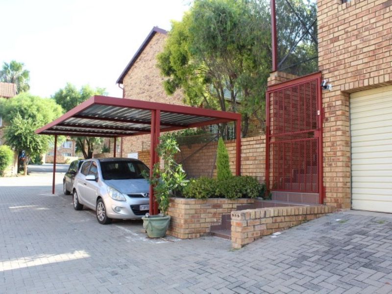 COMFORTABLE 3 BEDROOM APARTMENT IN THE REEDS. - Photo 3