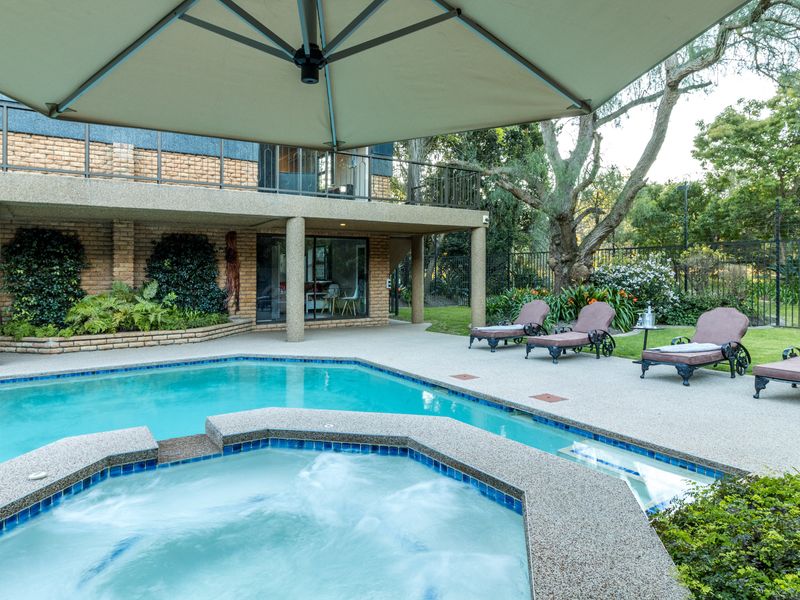 Luxurious Riverfront Residence - Photo 5