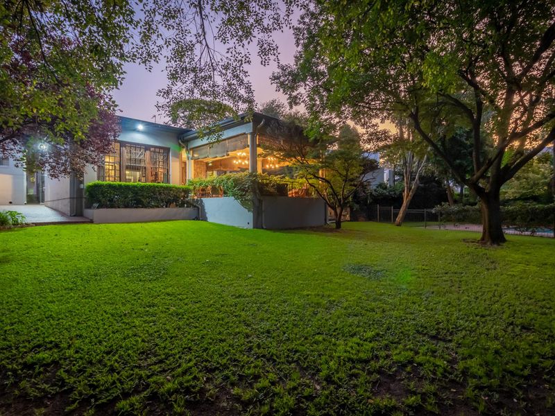 Graceful Parktown North Home in Large Park-Like Garden - Photo 1