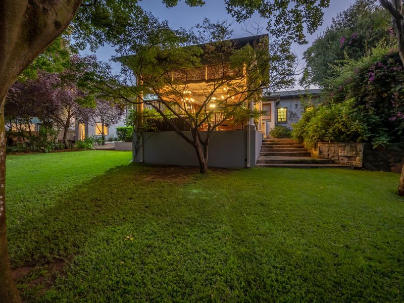 Graceful Parktown North Home in Large Park-Like Garden - Photo 10