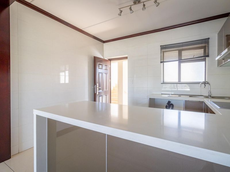 Luxury 2 Bed 2 Bath Investment Apartment - Photo 8