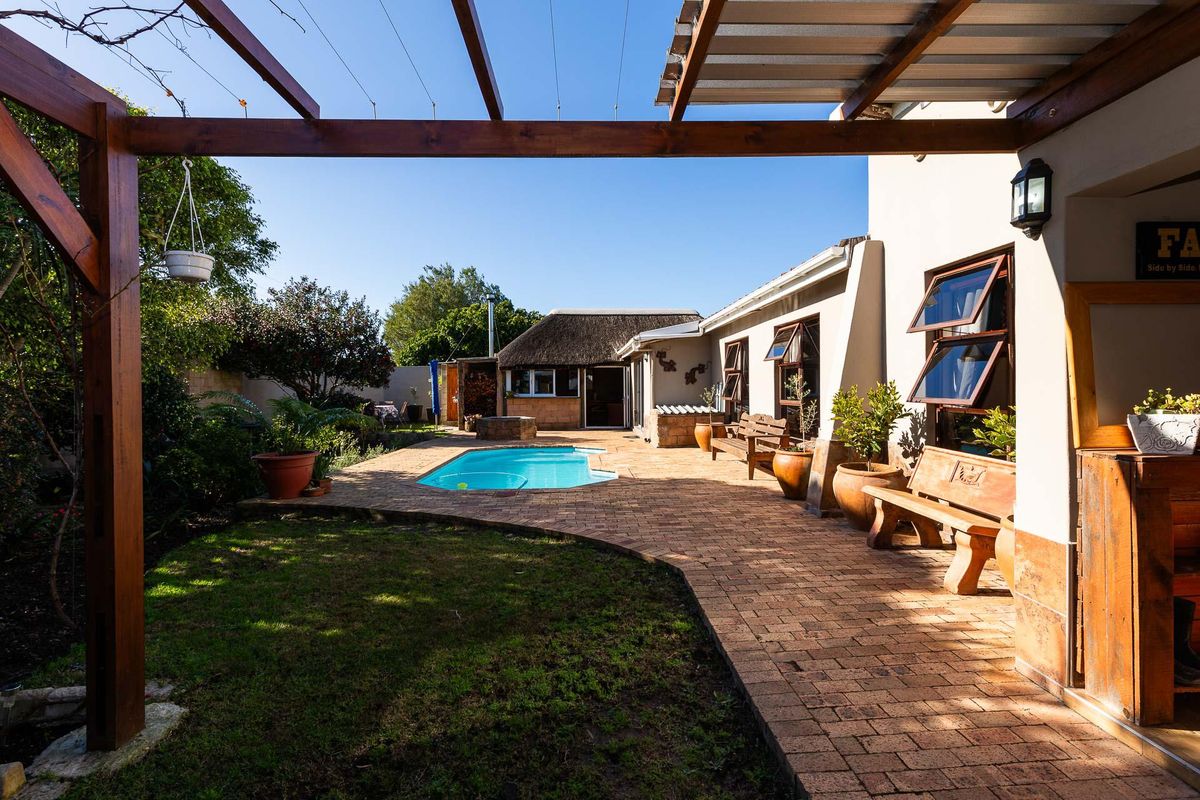 Farm For Sale in Glentana, Groot Brakrivier, Western Cape - Photo 2